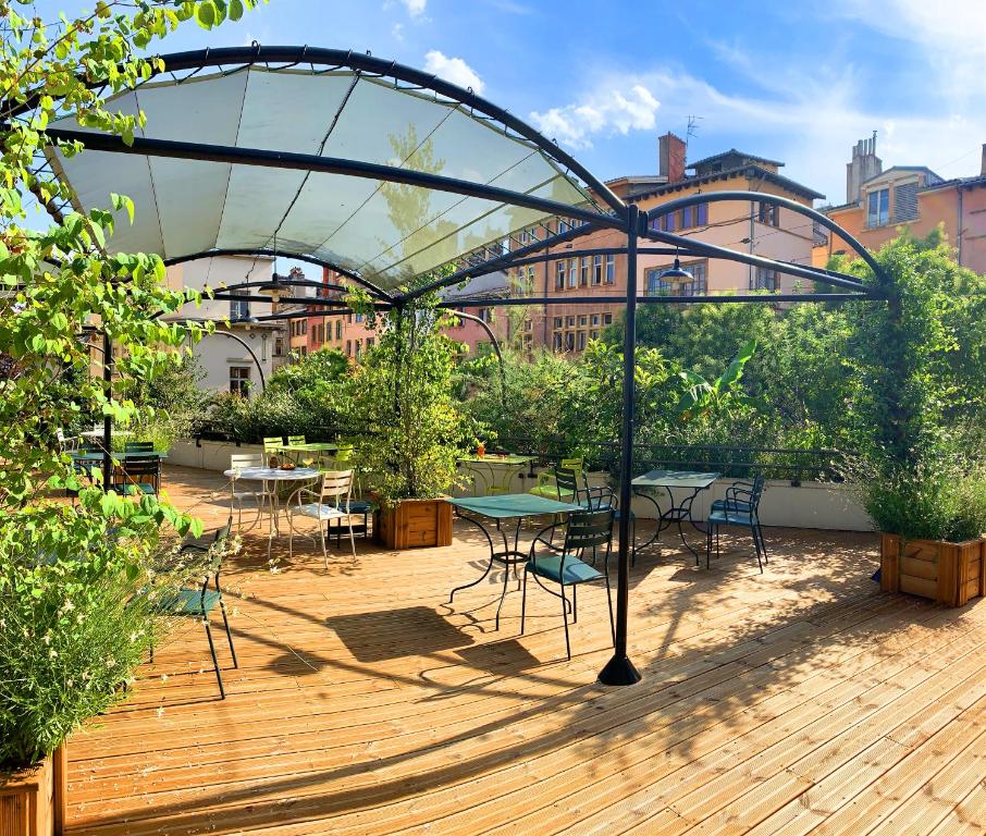 hotels with balcony in Lyon