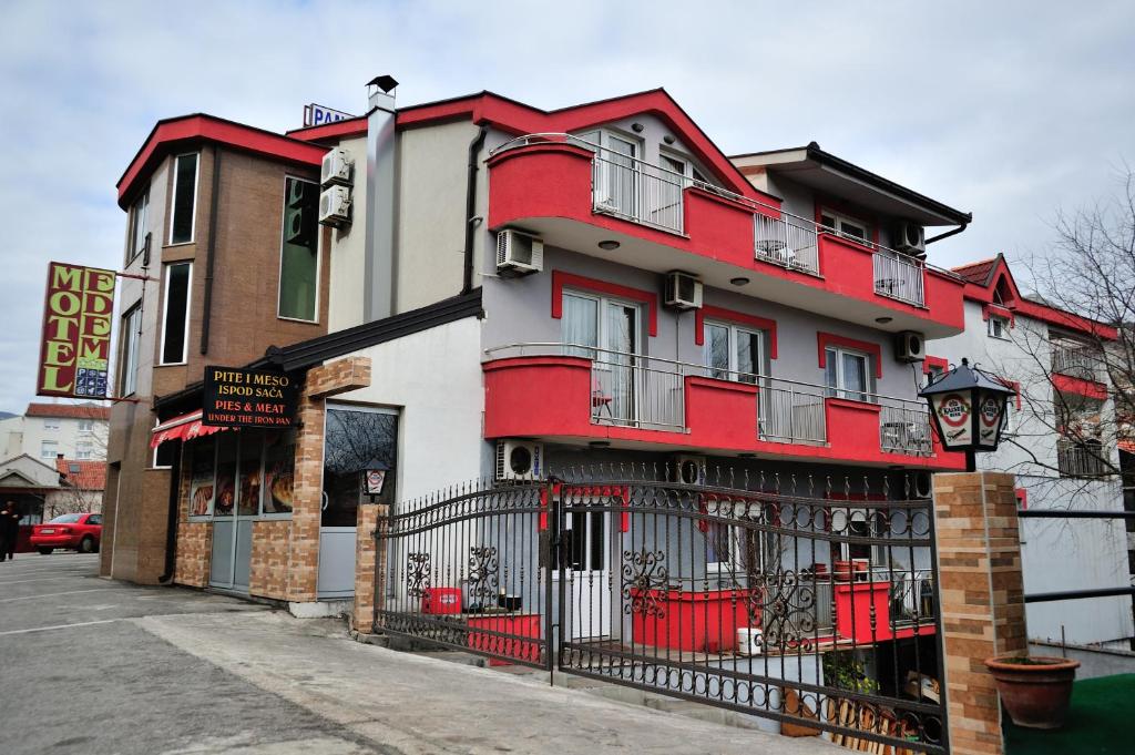 hotels with balcony in Mostar