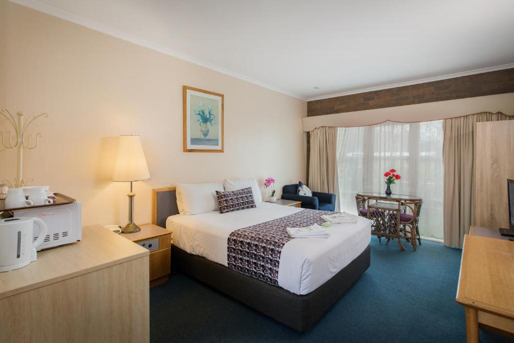 hotels with balcony in Albury