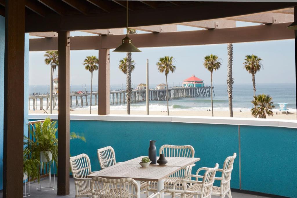 hotels with balcony in Huntington Beach