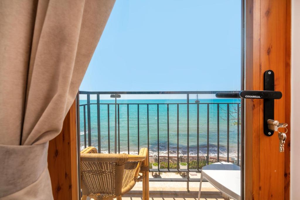 hotels with balcony in Side Kumkoy