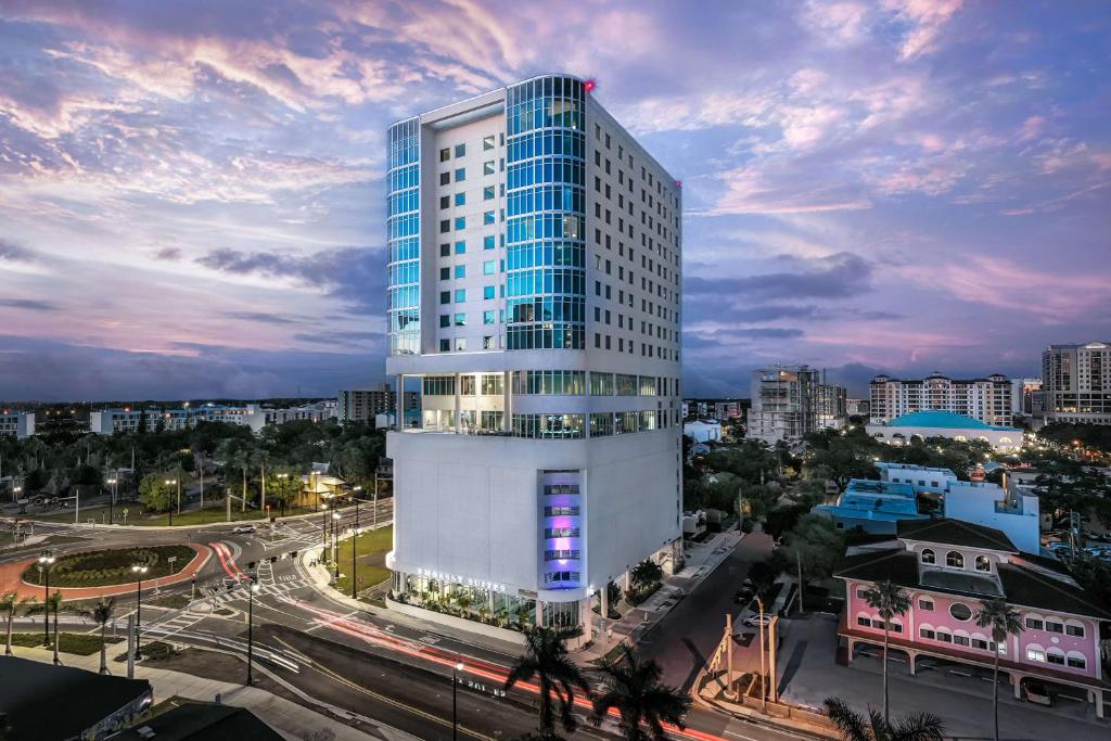 hotels with balcony in Sarasota