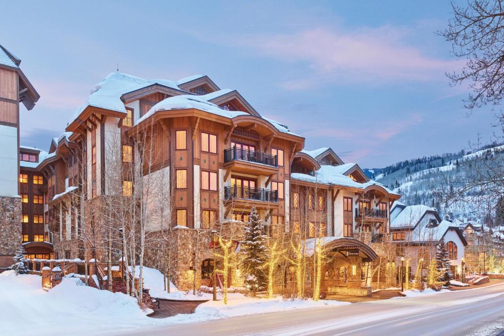 hotels with balcony in Colorado