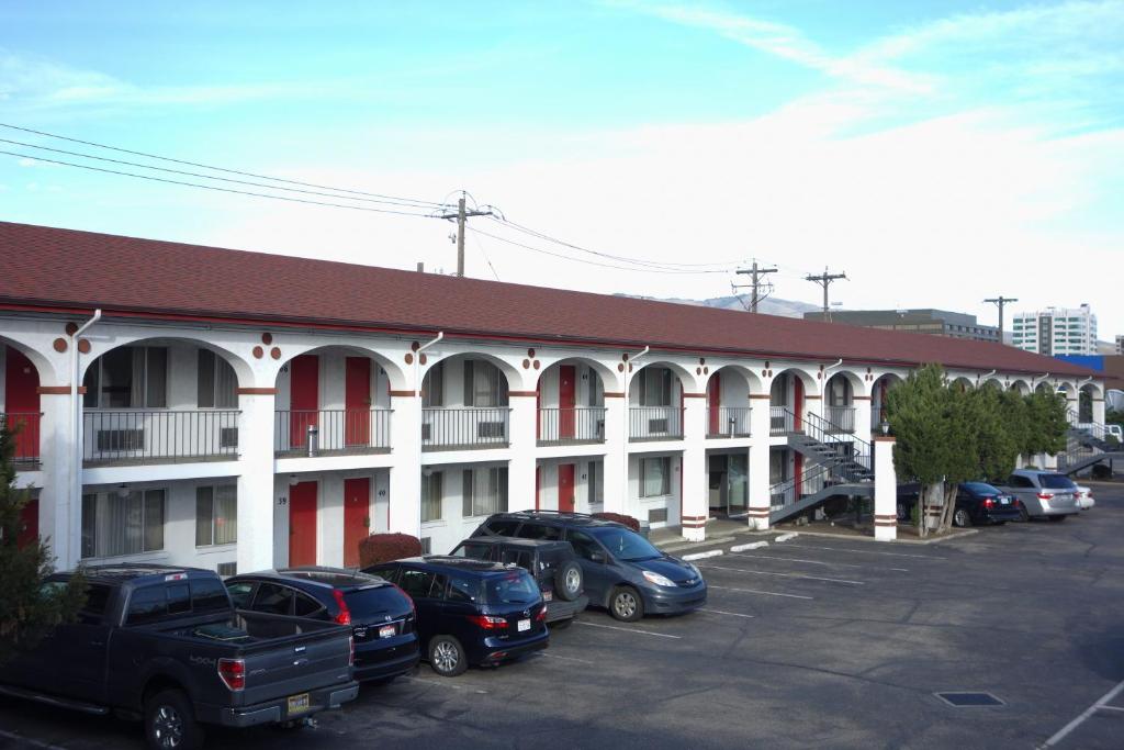 hotels with balcony in Boise