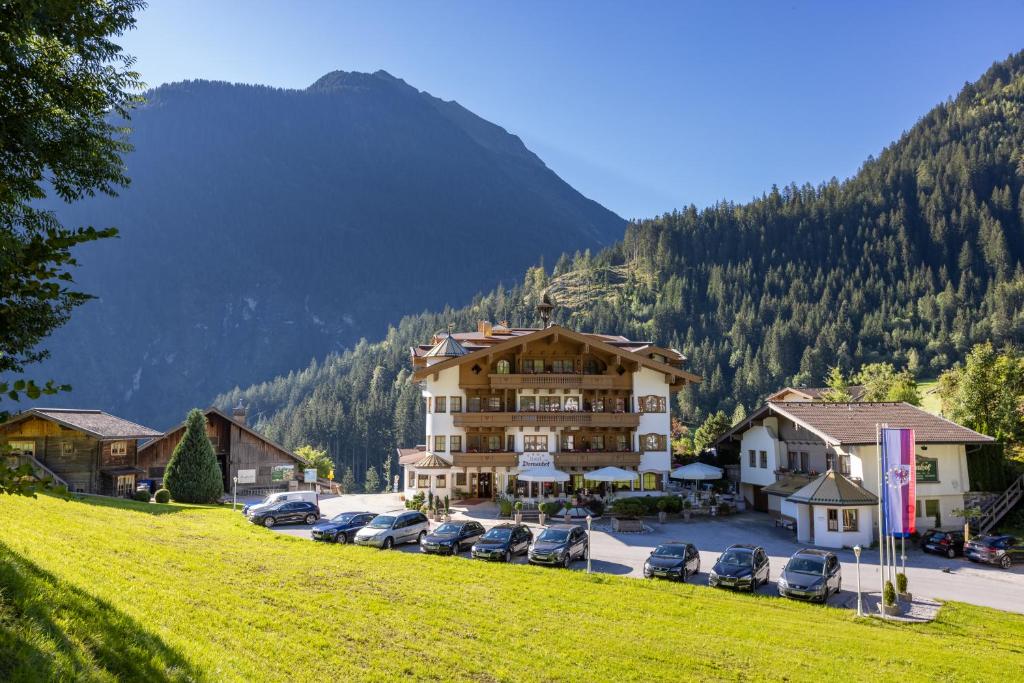 hotels with balcony in Finkenberg