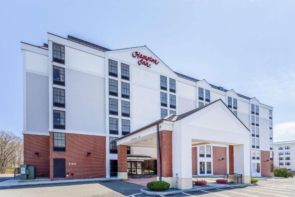 hotels with balcony in Andover