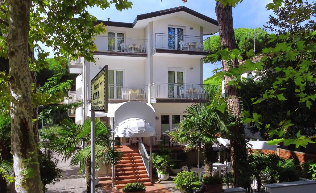 hotels with balcony in Cervia