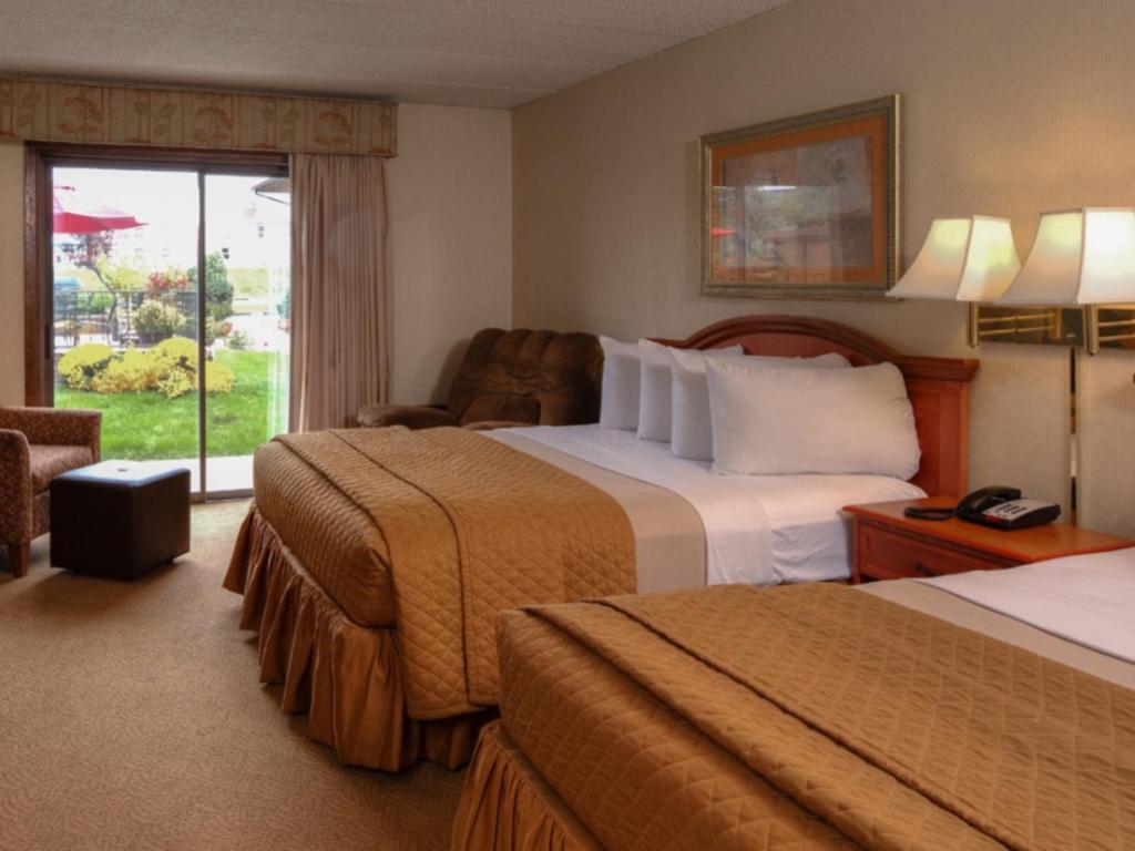 hotels with balcony in South Dakota