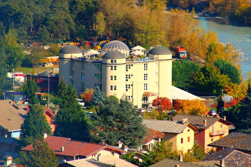 hotels with balcony in Aosta