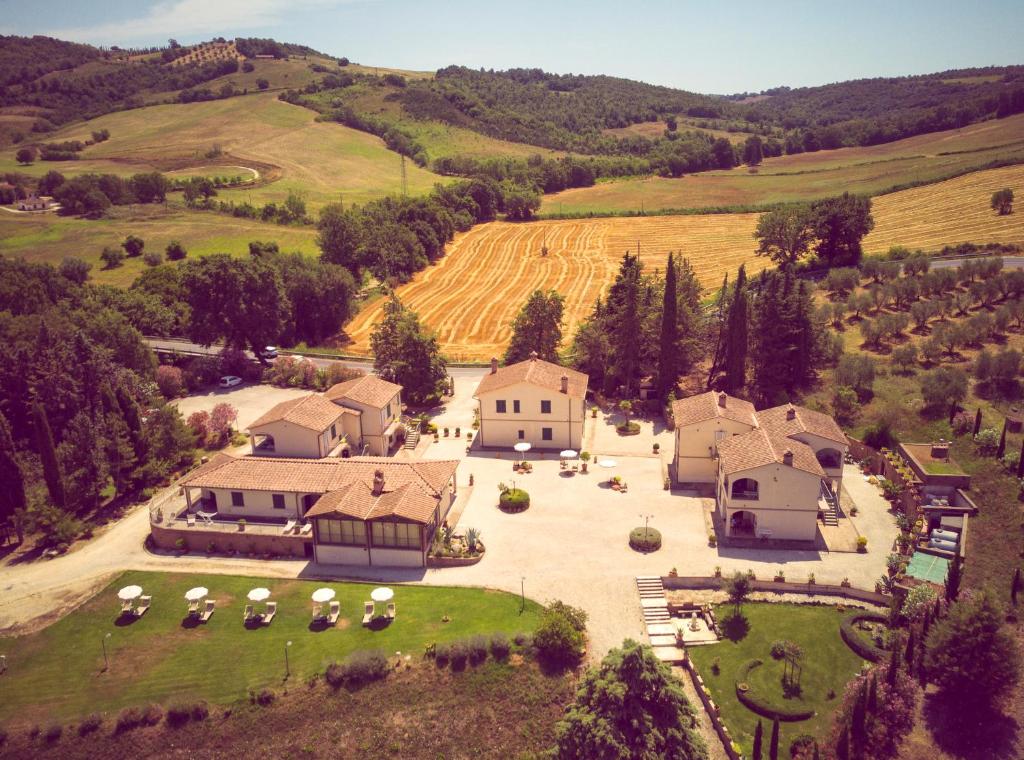 hotels with balcony in Saturnia