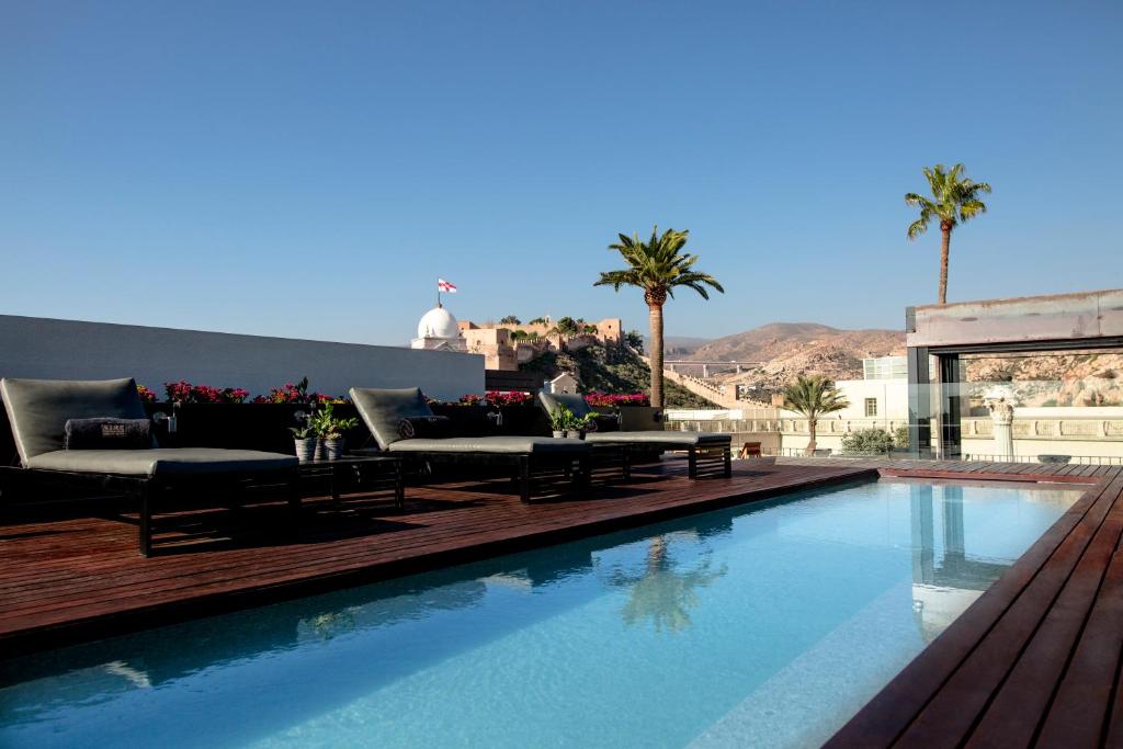 hotels with balcony in Almeria