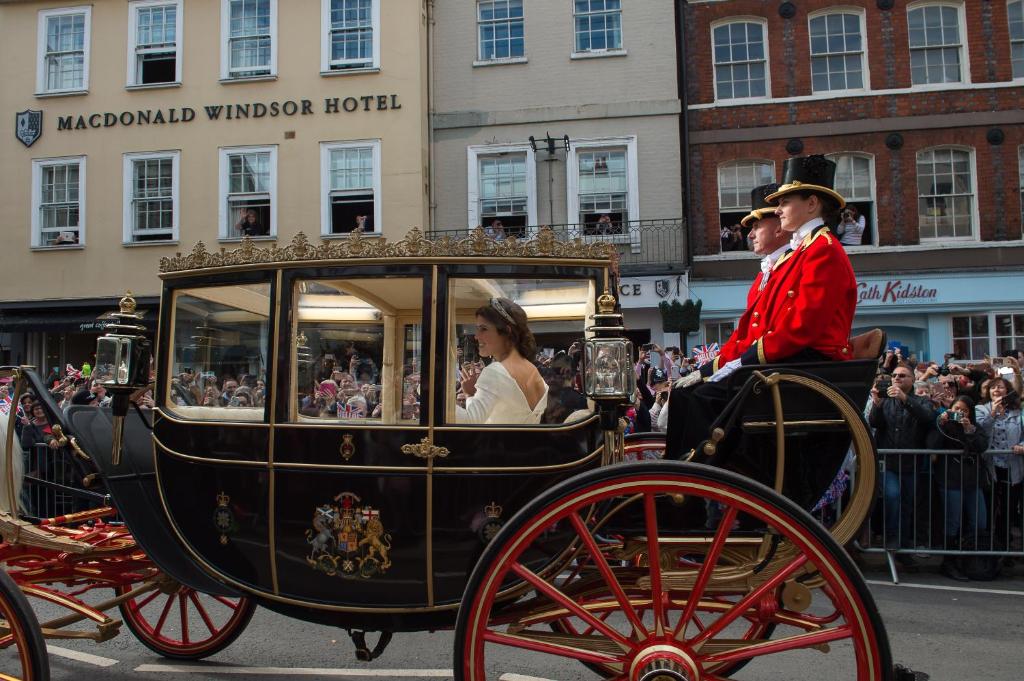 hotels with balcony in Windsor