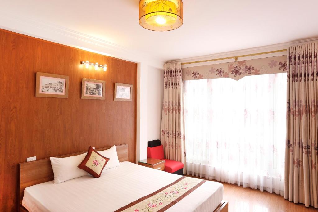 hotels with balcony in Hanoi Hai Ba Trung