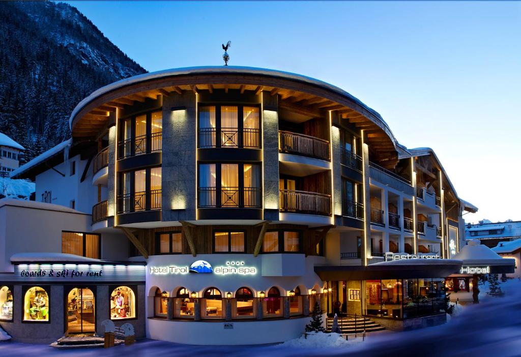 hotels with balcony in Ischgl