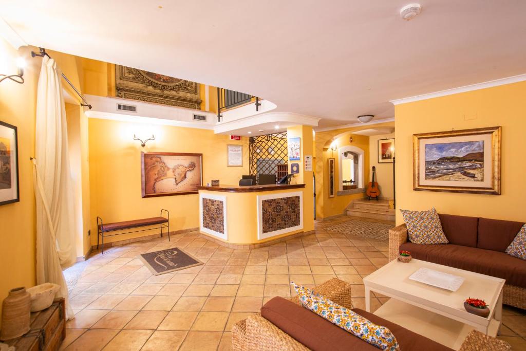 hotels with balcony in Gaeta