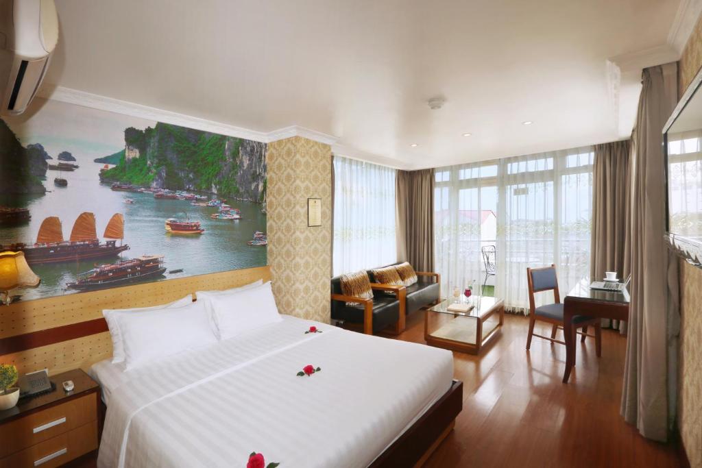 hotels with balcony in Hanoi Long Bien