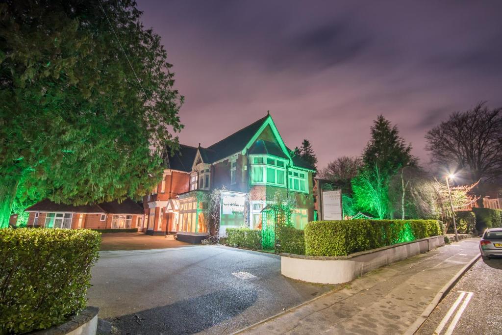 hotels with balcony in Poole