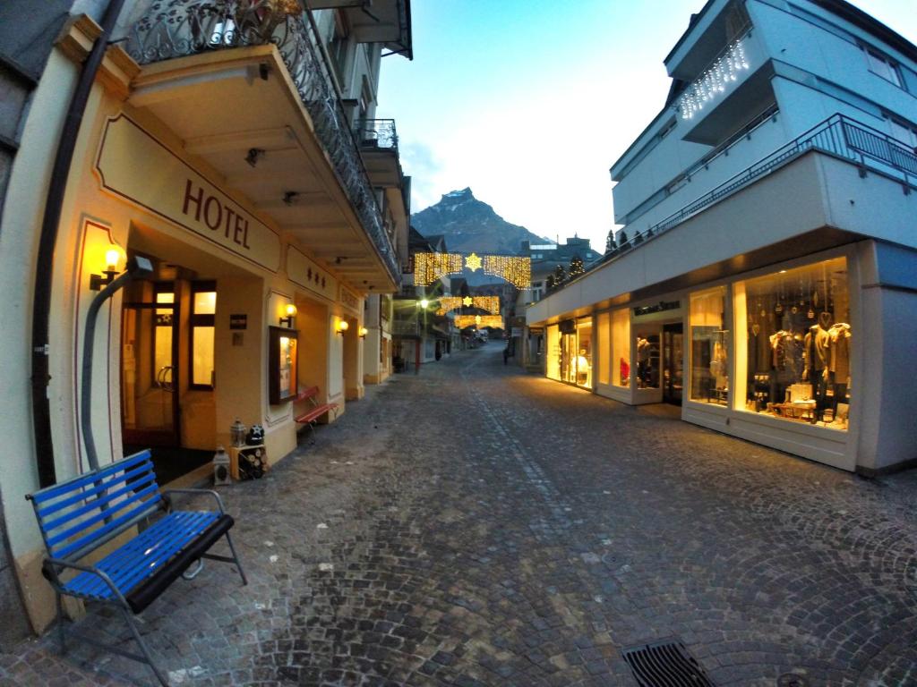 hotels with balcony in Engelberg