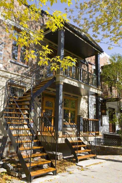 hotels with balcony in Quebec