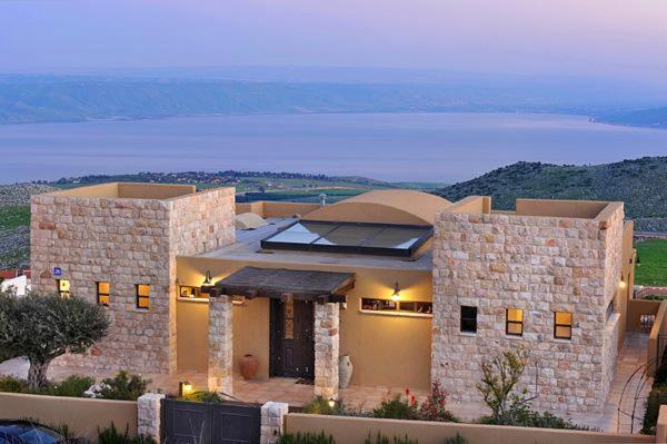 hotels with balcony in Safed