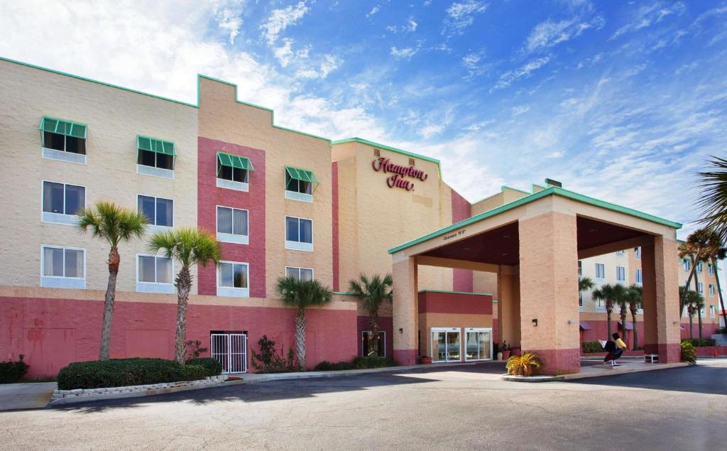 hotels with balcony in Pensacola