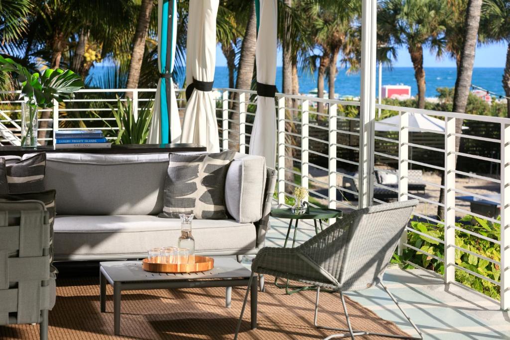 hotels with balcony in Miami Beach