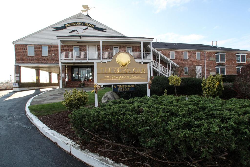 hotels with balcony in Cape Cod