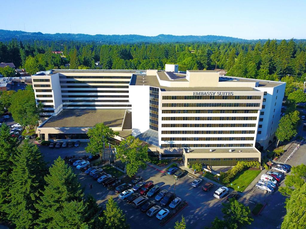 hotels with balcony in Portland