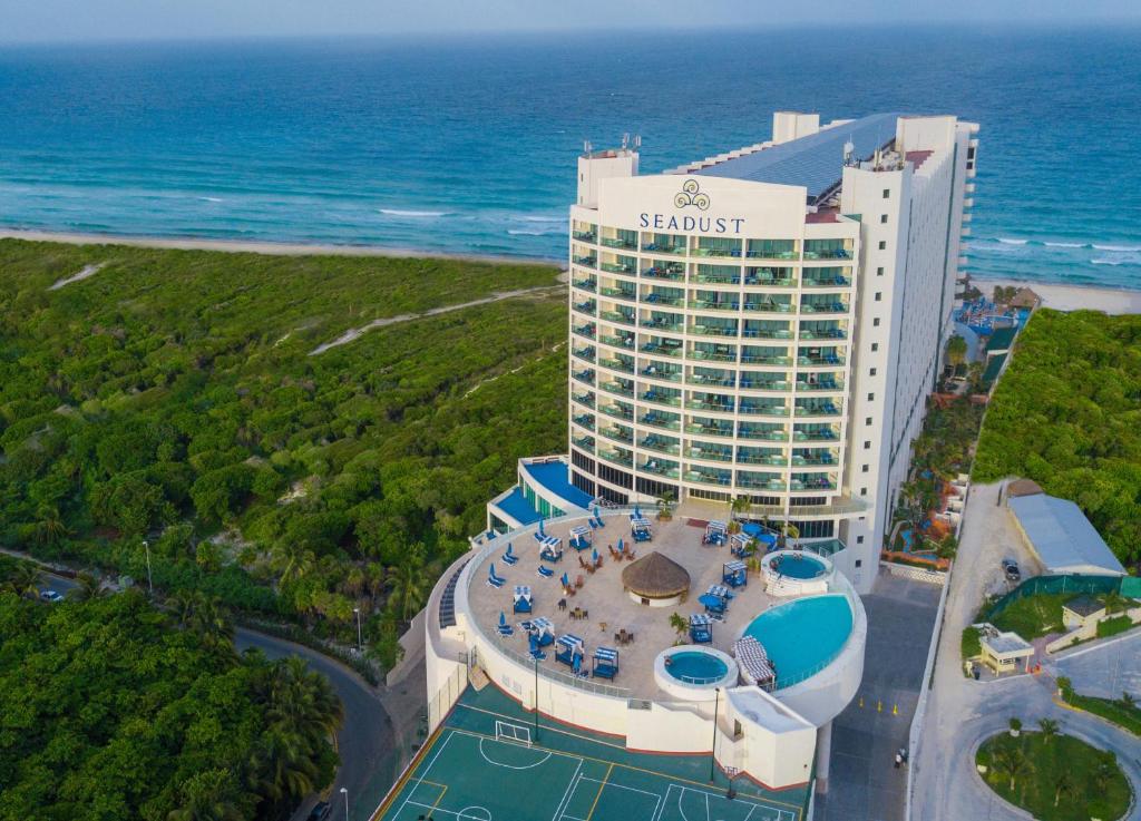 hotels with balcony in Cancun