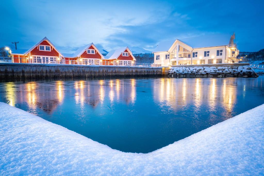 hotels with balcony in Troms