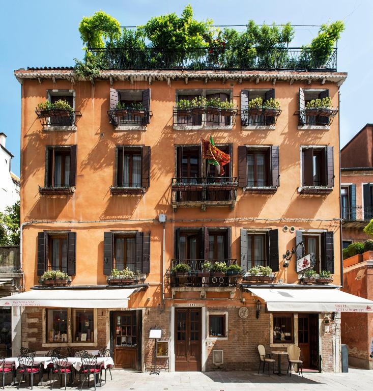 hotels with balcony in Venice Gallerie Dellaccademia