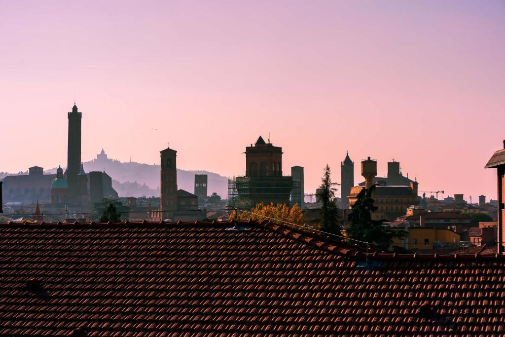 hotels with balcony in Bologna Pinacoteca Nazionale