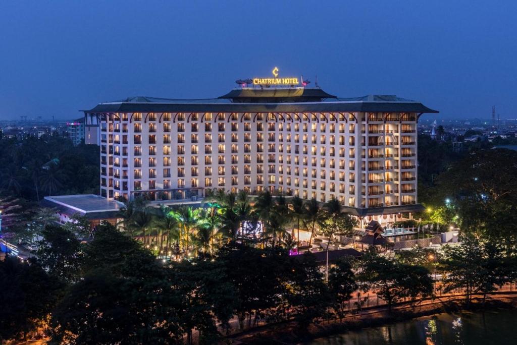 hotels with balcony in Yangon