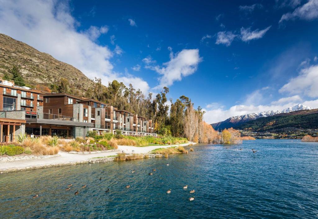 hotels with balcony in Queenstown New Zealand