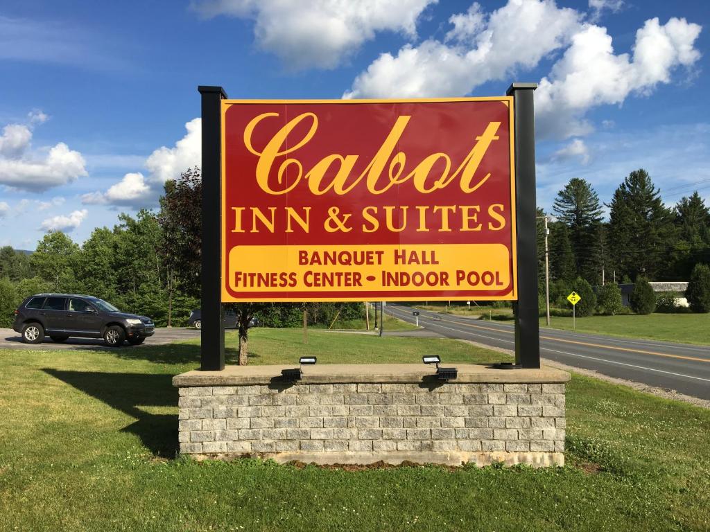 hotels with balcony in Lancaster