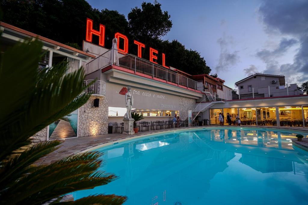 hotels with balcony in Tropea