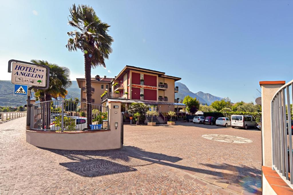 hotels with balcony in Torbole