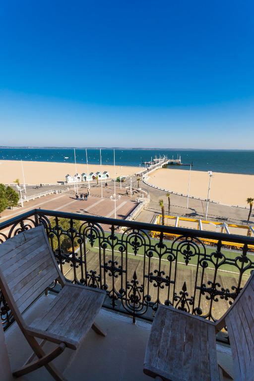 hotels with balcony in Arcachon