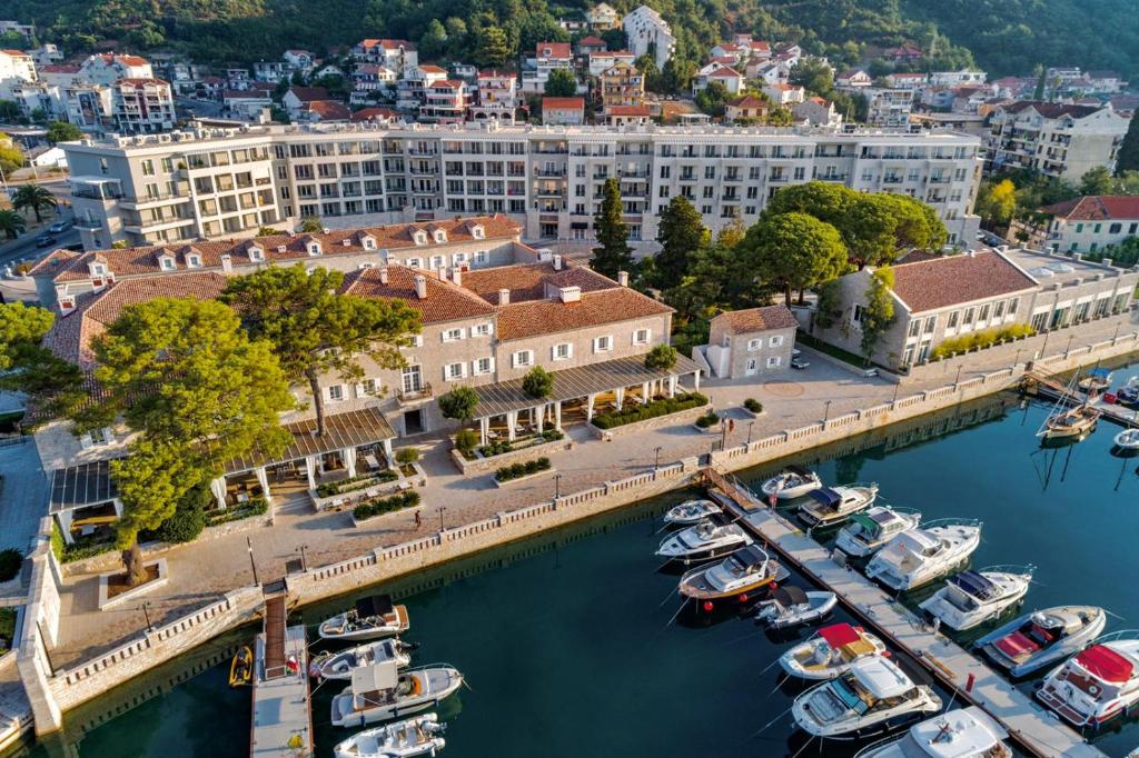 hotels with balcony in Herceg Novi