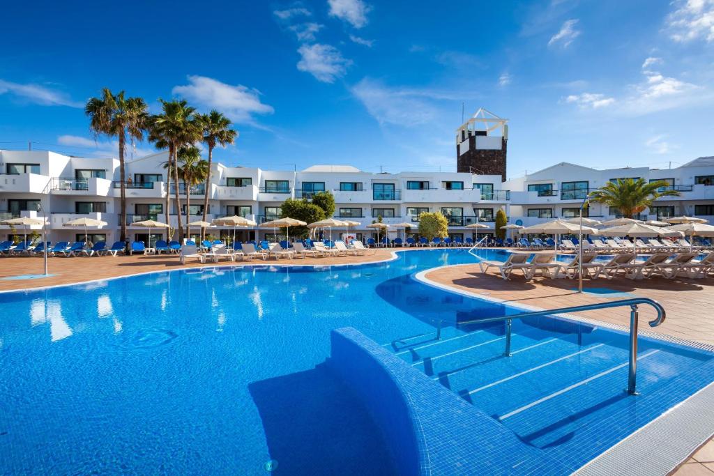 hotels with balcony in Costa Teguise