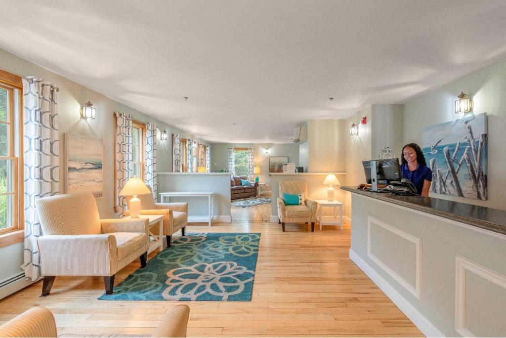 hotels with balcony in Ogunquit