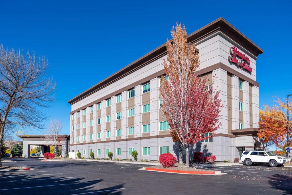 hotels with balcony in Idaho