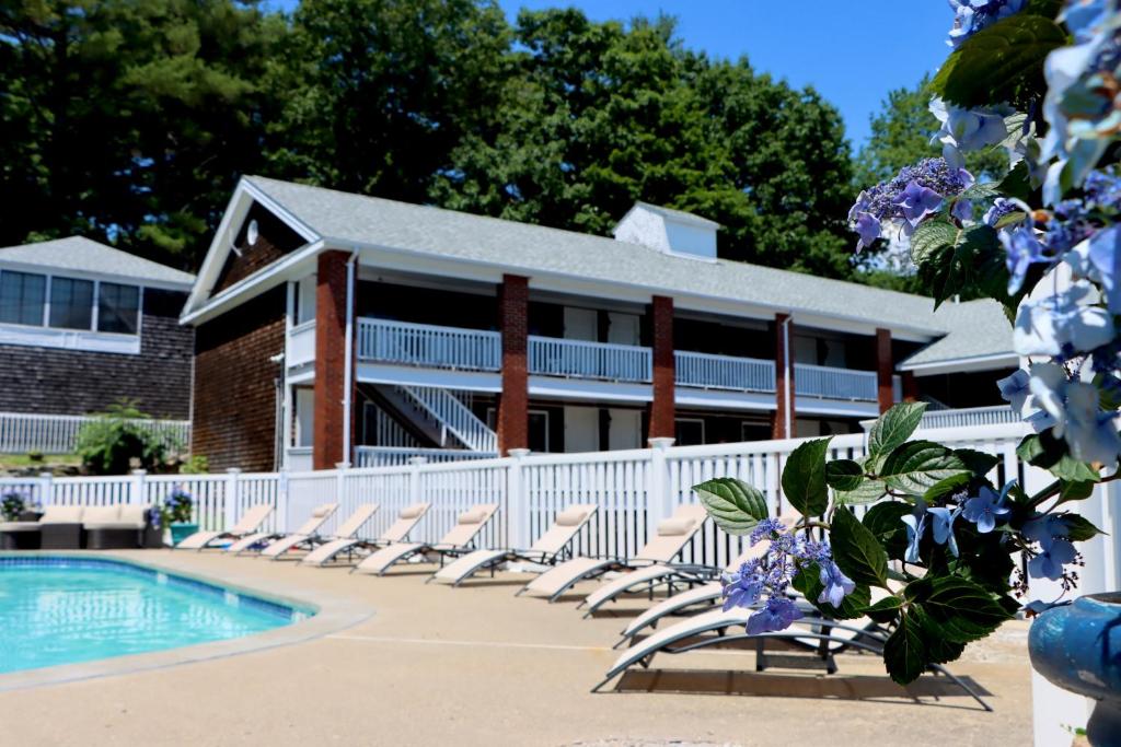 hotels with balcony in Ogunquit