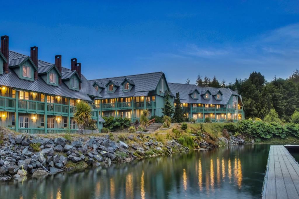 hotels with balcony in Ucluelet