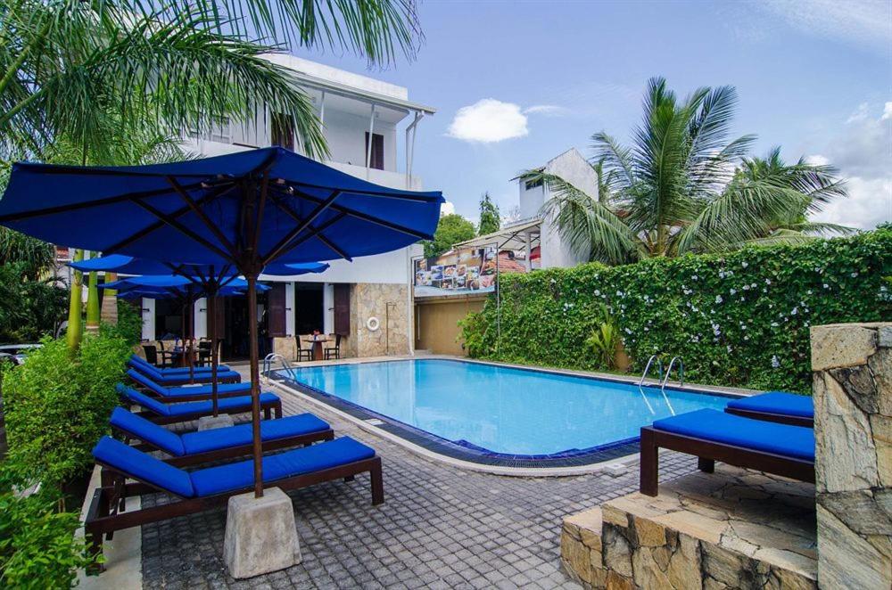 hotels with balcony in Negombo