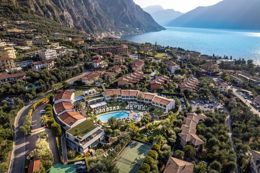 hotels with balcony in Limone Sul Garda