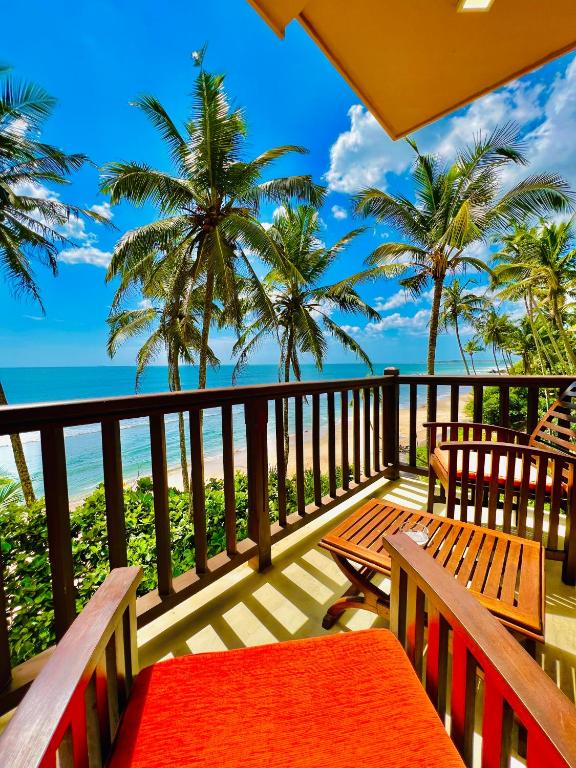 hotels with balcony in Matara