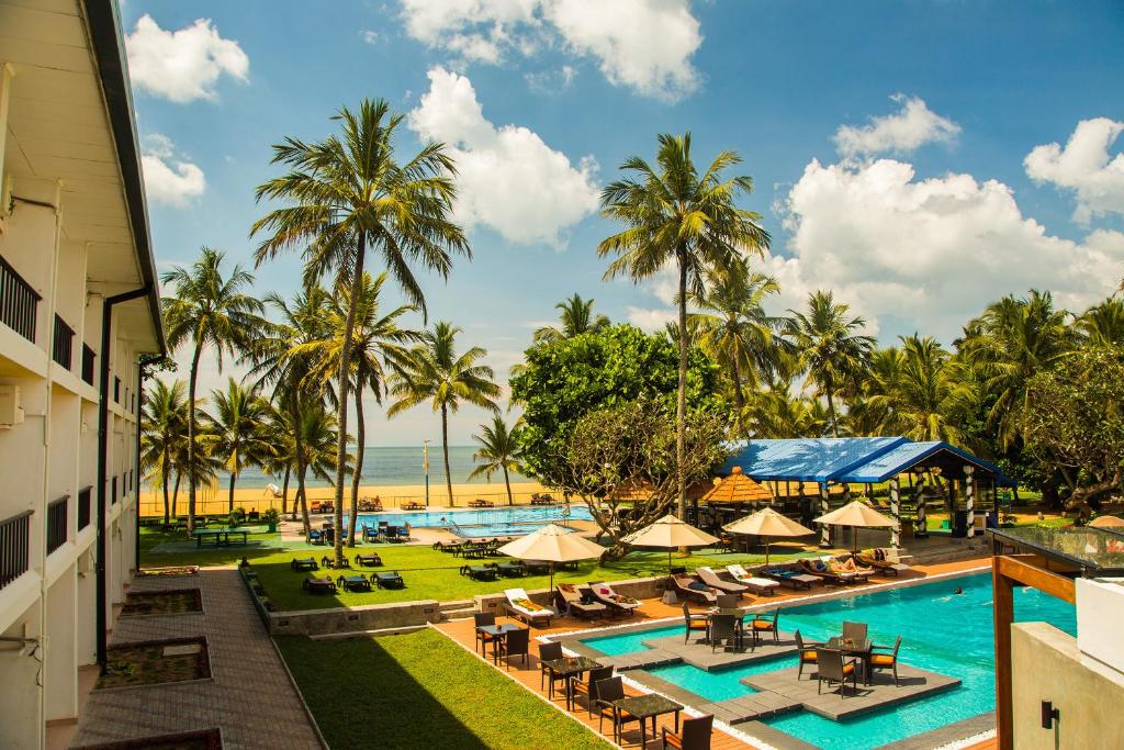 hotels with balcony in Negombo