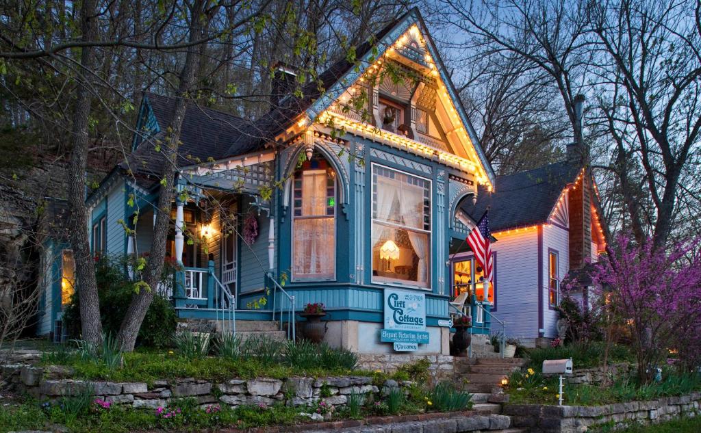 hotels with balcony in Eureka Springs Eureka Springs Historical Museum