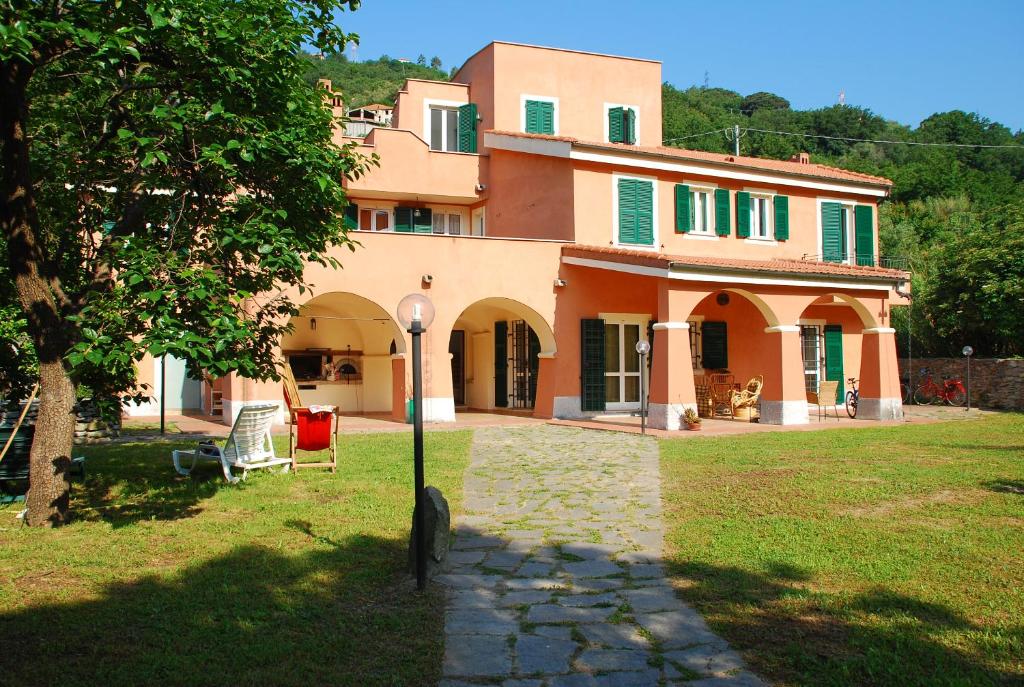 hotels with balcony in Finale Ligure